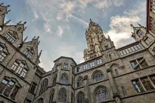 慕尼黑青岛啤酒节,拜仁慕尼黑主场安联球场