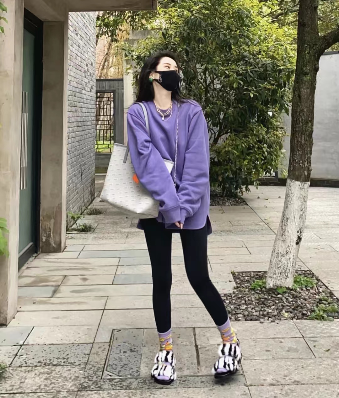 卫衣搭配什么外套裤子更好看呢,卫衣搭配什么衣服好看又实用