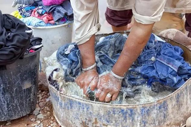 张豪身中18枪抓劫匪纪录片,19岁武警战士身中13弹仍擒获歹徒