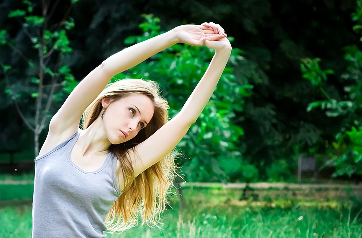 阴部很干涩是什么原因造成,阴部干涩是什么原因引起的