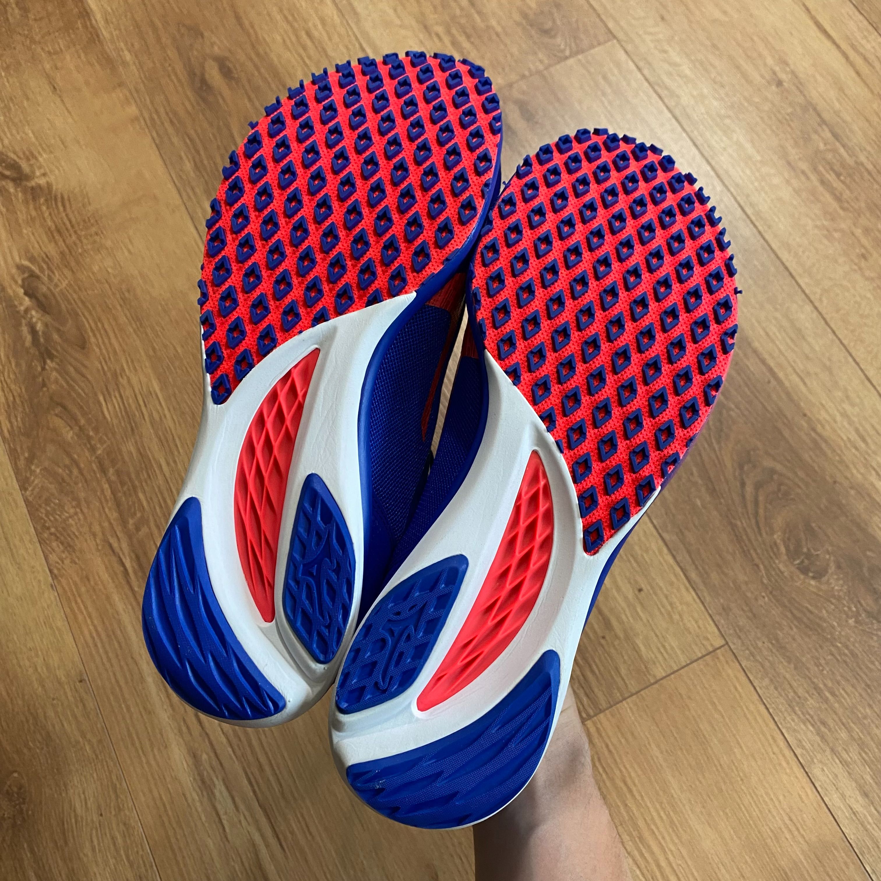 可能是我买的最后一双薄底跑鞋，Mizunowaveduel2