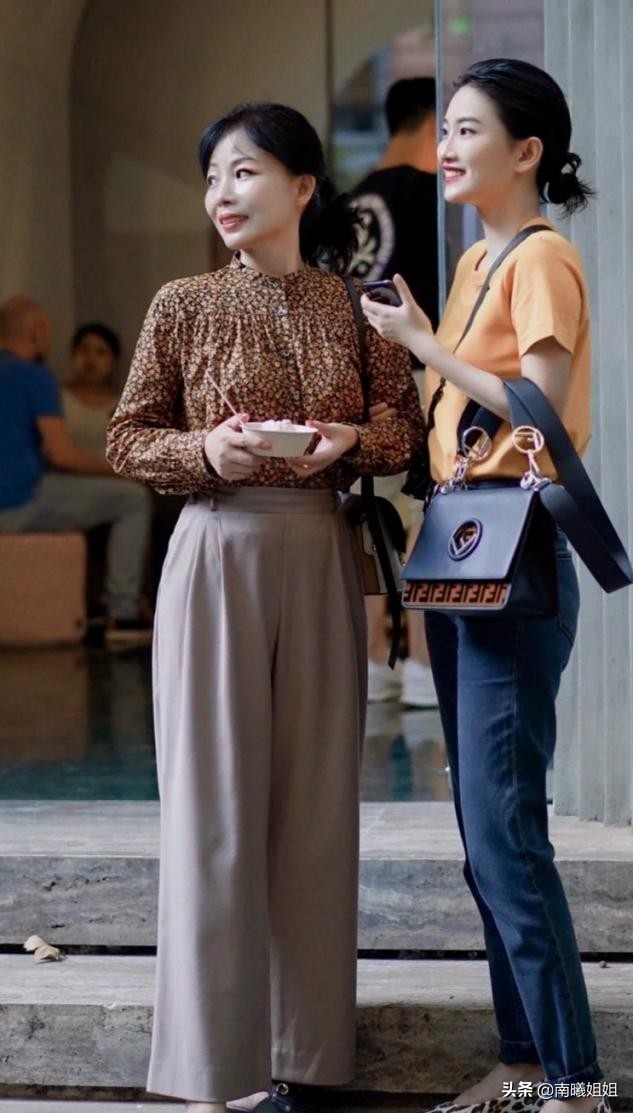 身材走样穿什么裤子,人到中年身材松弛