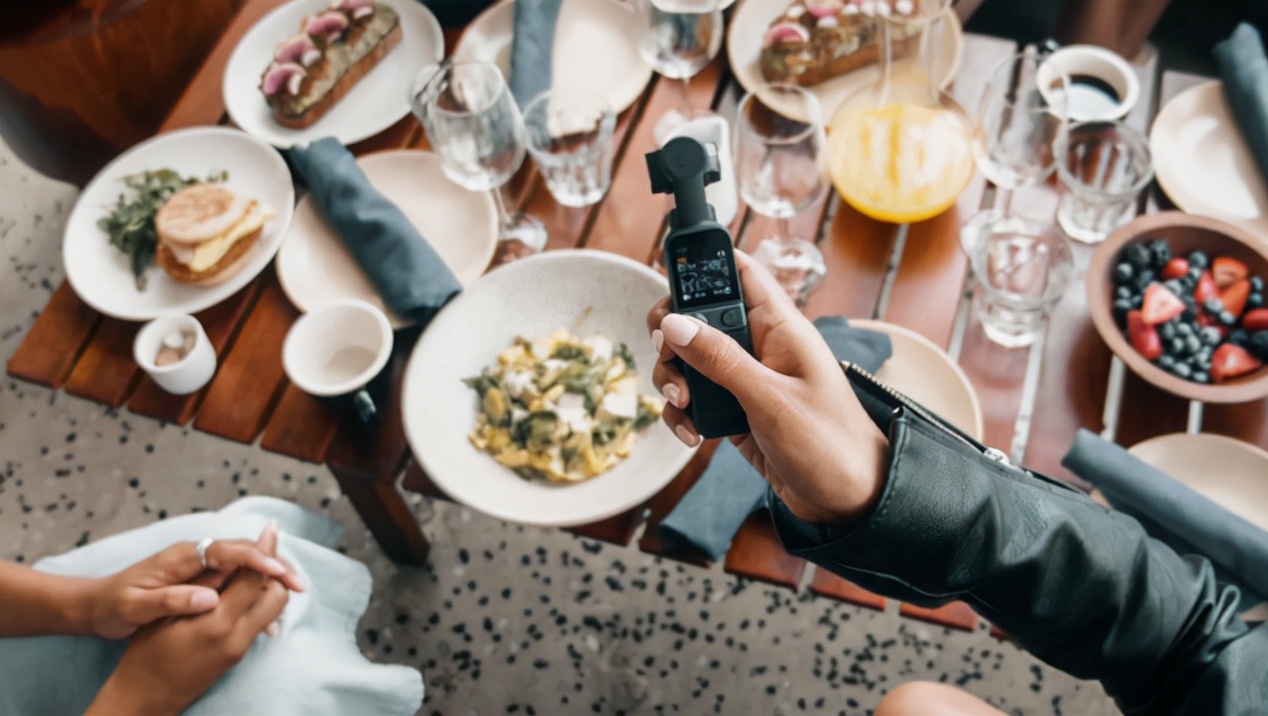 想入手一款相机该怎么挑选,最值得入手的轻便相机是哪款