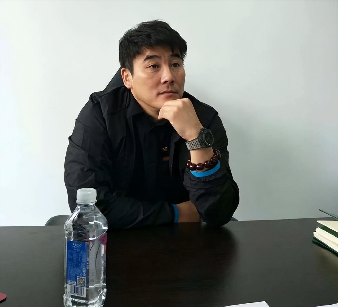 “背锅老总”李明:我要真不行,老板不早把我踢飞了