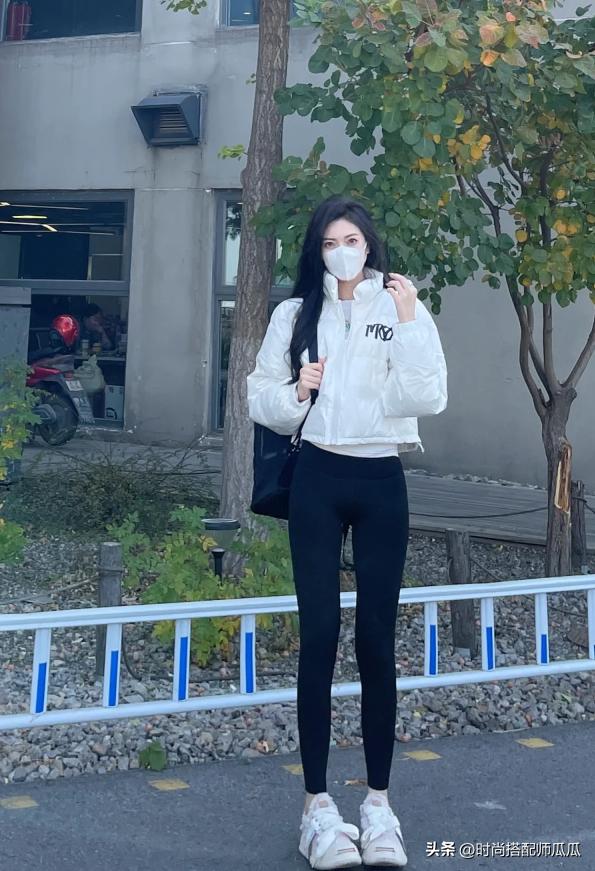 为什么“打*裤底**”这么多讲究？不懂“搭配、配色”，难怪穿得俗气