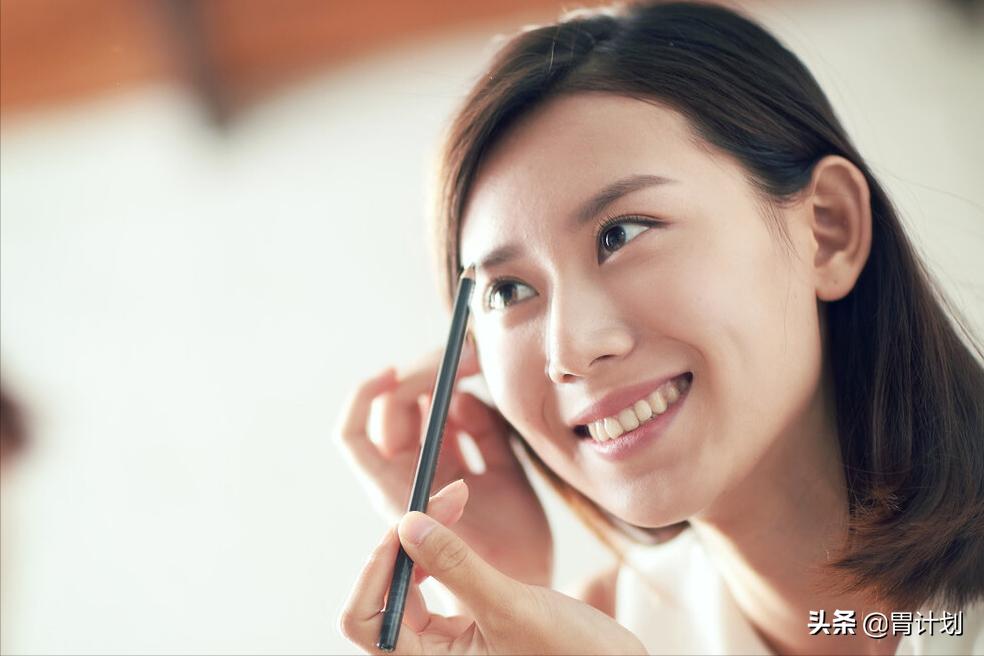 女人眉毛没有形状怎么办,女人眉毛没有眉形很稀