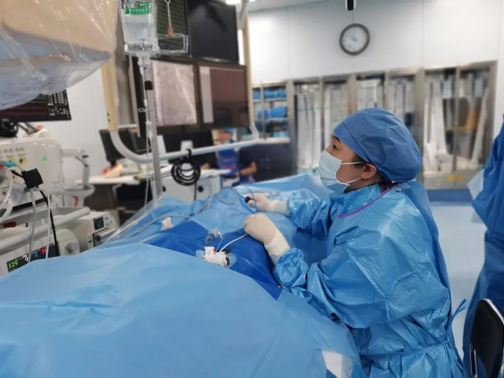 点燃心灵的火焰,点燃爱心的火焰