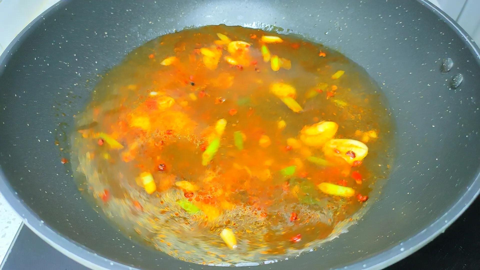 大厨做红烧泥鳅最正宗的做法,教你秘制的泥鳅做法美味下饭