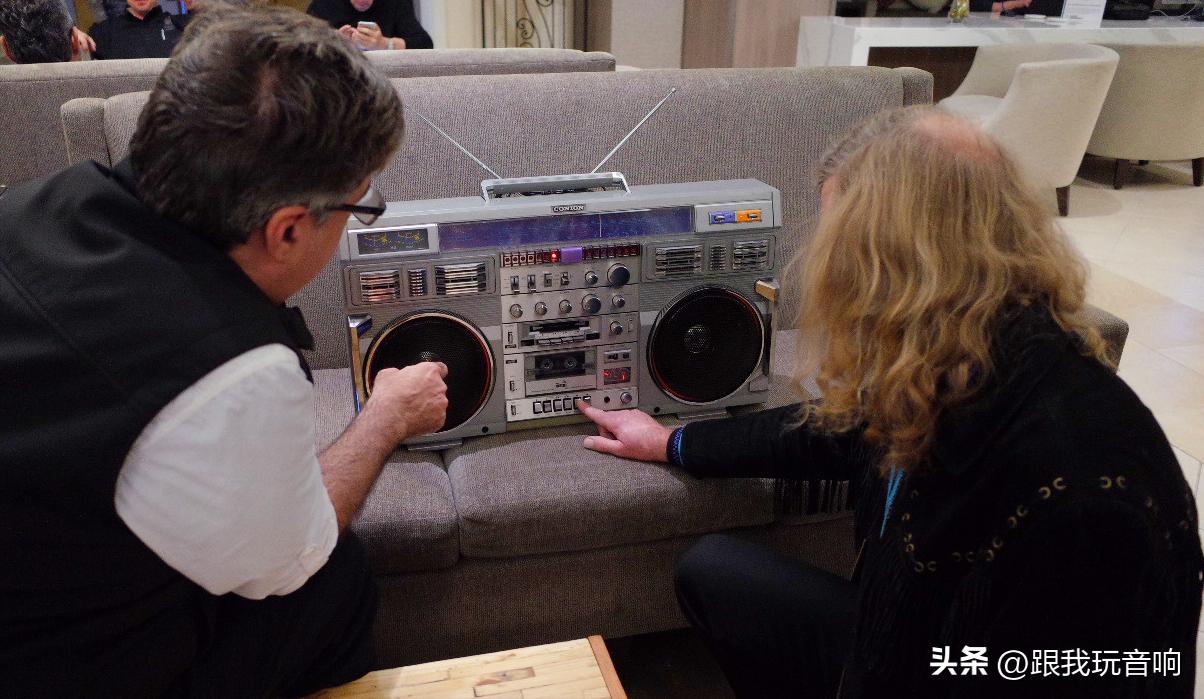 80年代复古科技聚焦：经典的康宁ConionC-100F老式收录音机音响