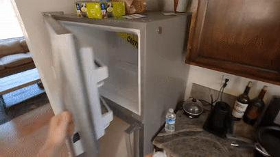 4+4怎么样才能等于四,4+4是不是等于八