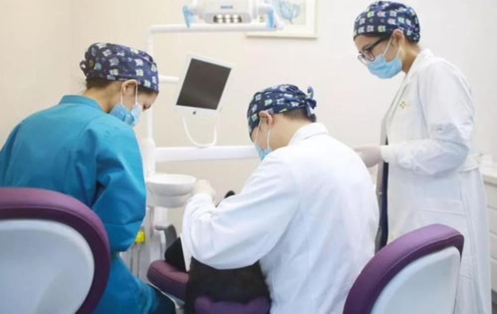 博士11天捐精5次猝死，家属要求400万赔偿，责任谁来承担？