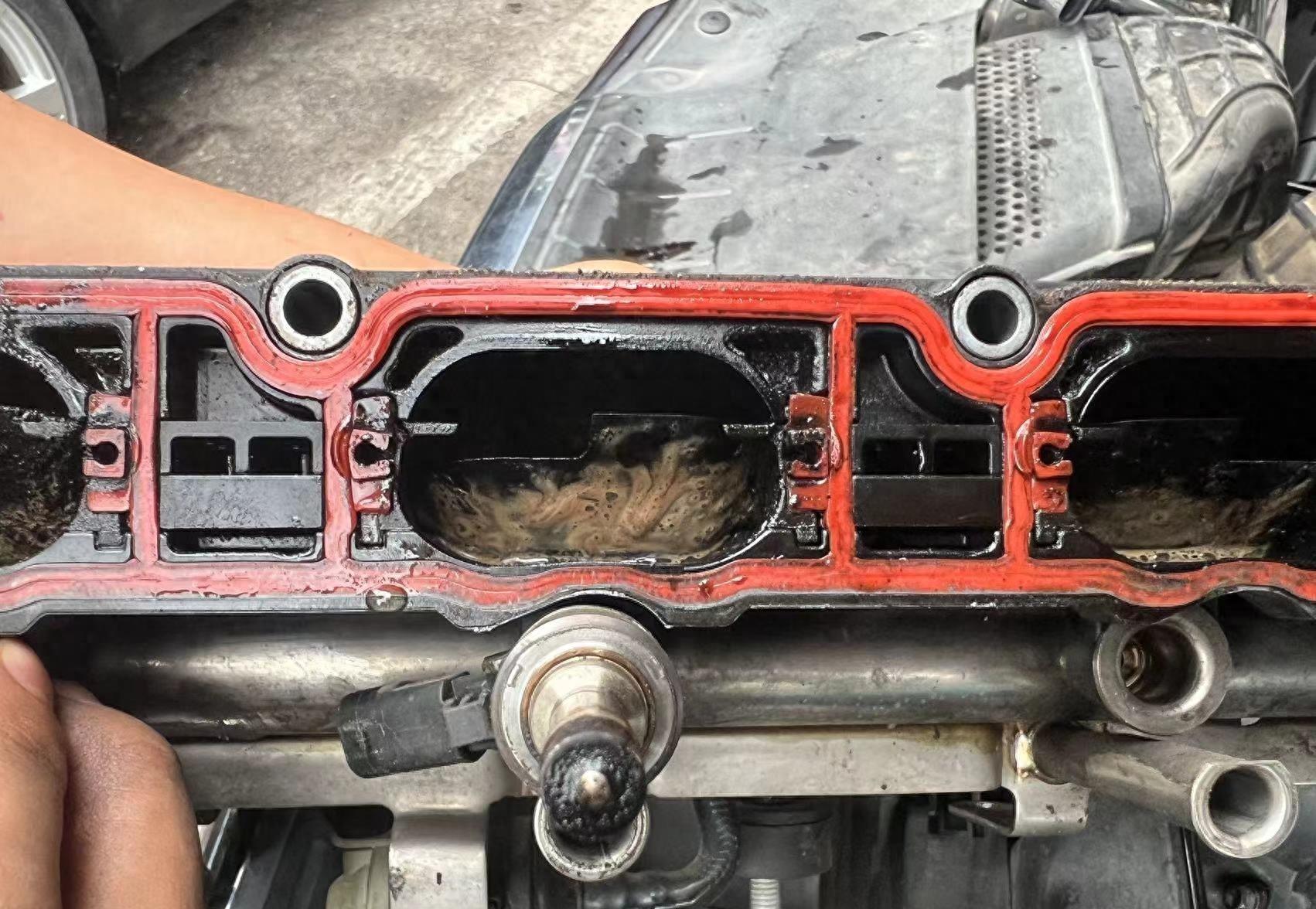 奥迪q5爆水管原因,奥迪q5落水