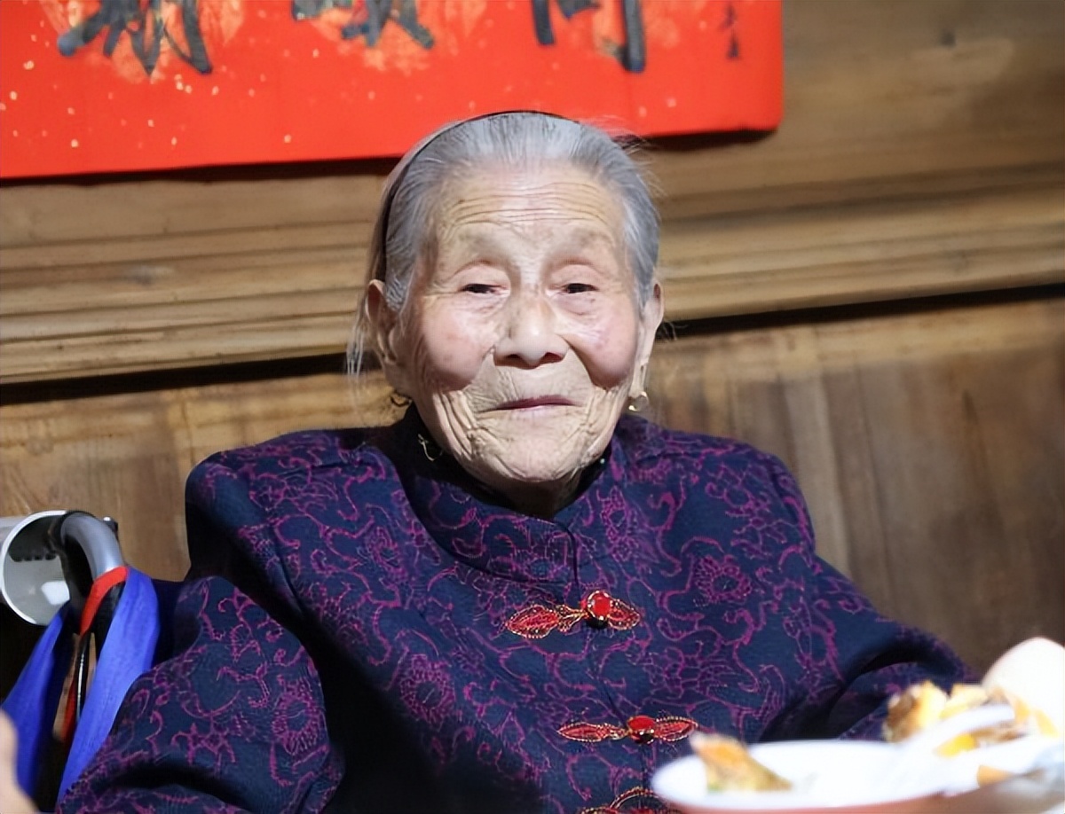 寿命“藏”在脸上？长寿的人脸上或有这5个特征，占一样也恭喜