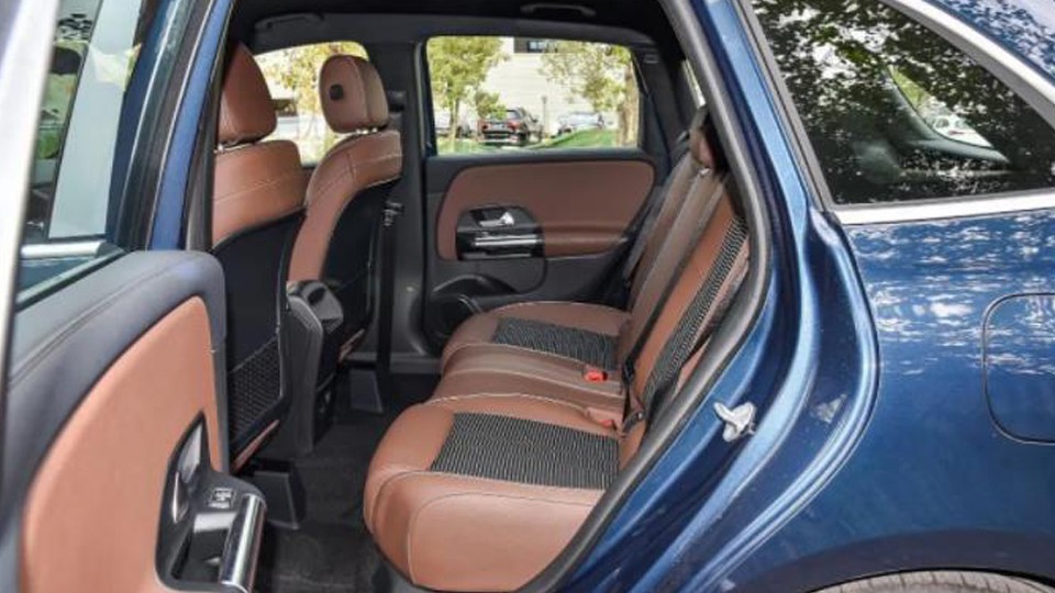 奔驰b级优势,奔驰b级值不值得入手