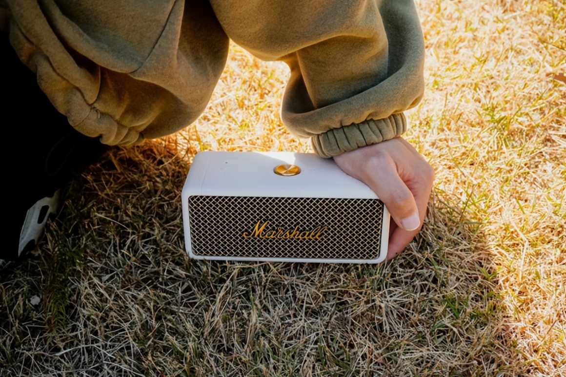 embertonii立体声,Emberton听歌特点