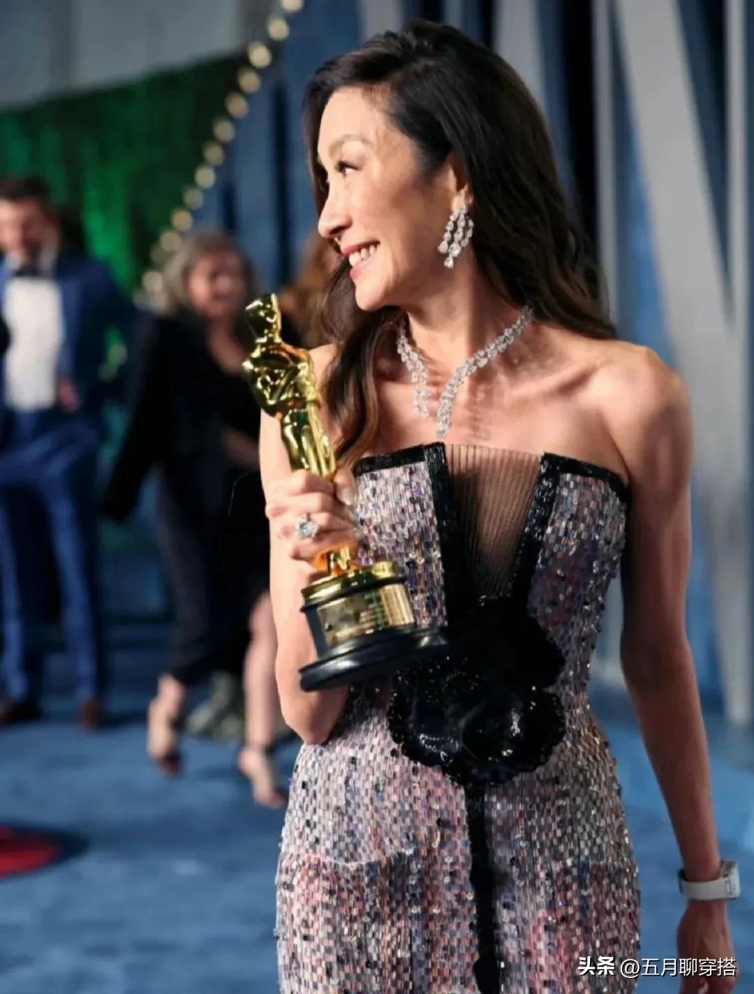 杨紫琼摘金奇缘珠宝,杨紫琼奥斯卡上戴的珠宝