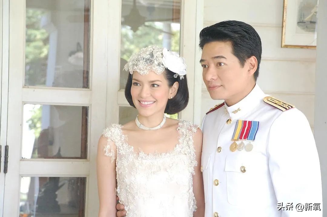 出道幻视Lisa后期艳过AB，为什么这张脸怎么折腾都好看啊…