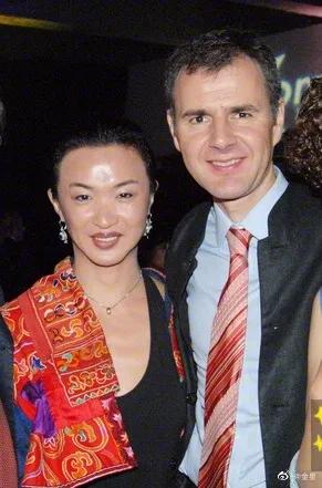 情人节明星纷纷秀恩爱,明星情人节秀恩爱有多甜