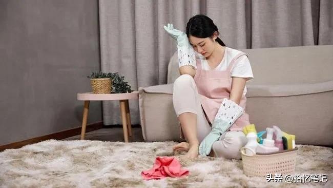 女性生娃后是否应该选择全职带娃