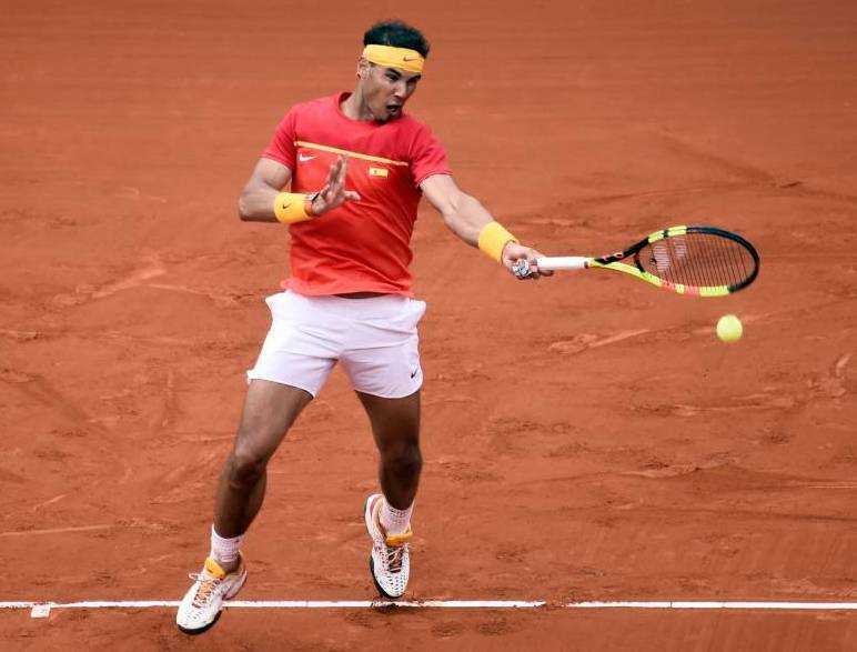 纳达尔红土之王原因,2001年拉斐尔·纳达尔转入职业网坛