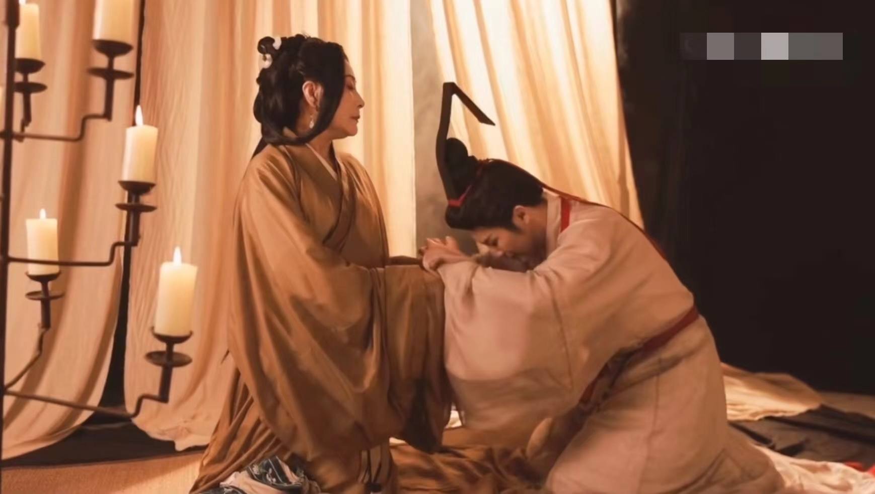 四川成都coser被大妈骂,成都coser被骂哭