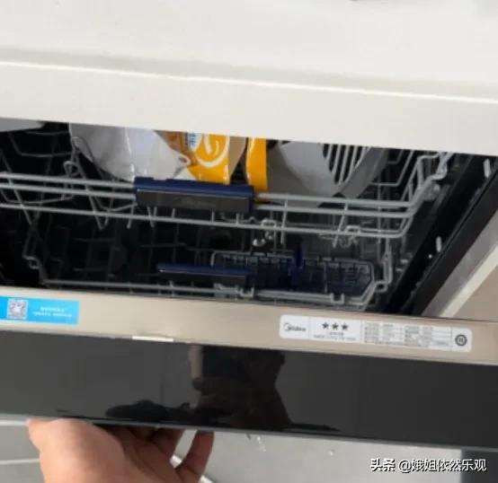 洗碗机美的好还是格力好,洗碗机美的还是格力的好