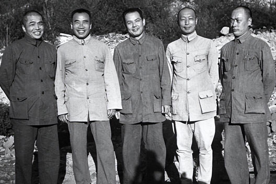 十大元帅榜单公布，蒋介石看后面露难色说道：陈毅太厉害了