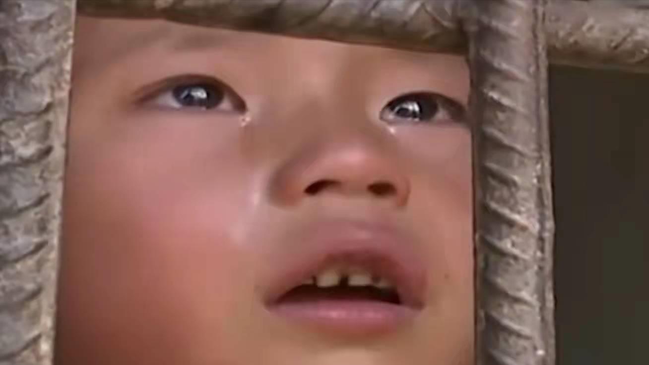 小孩爸爸被关在小黑屋,父亲把儿子关进小黑屋电视剧