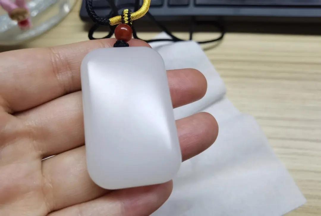 和田玉只喜欢籽料？6大极品和田玉山料，让你忘记籽料的好！