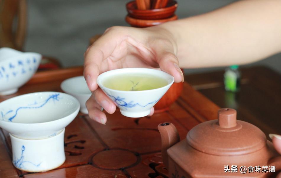 茶叶越贵越好喝？河南老茶农：别乱说，满足这3点，就是天然好茶
