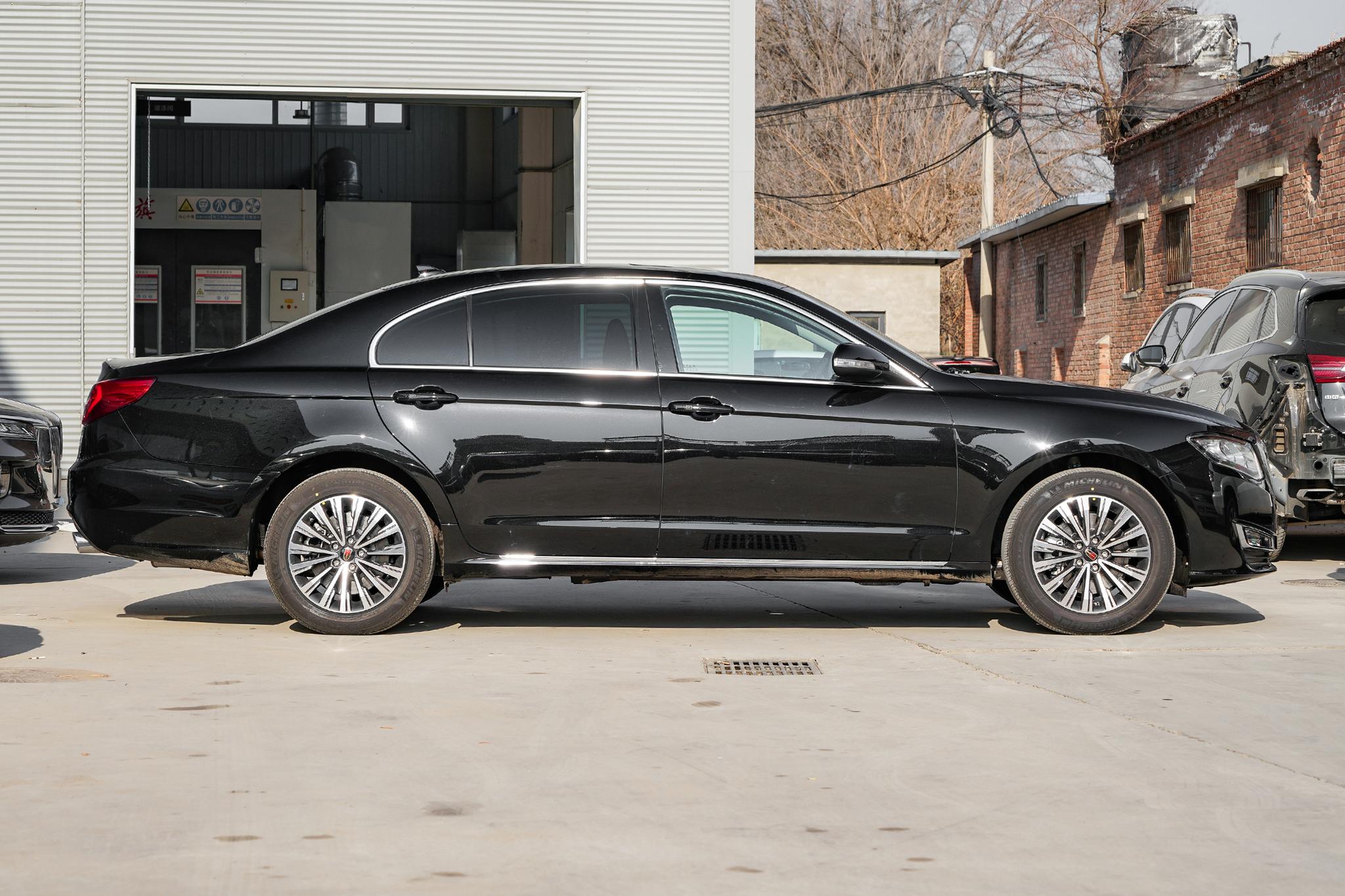 国产品牌的骄傲当属这3款车,这5台国产车颜值和性能兼具