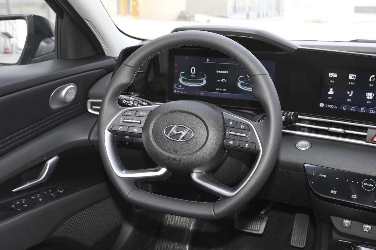 我眼中的好车推荐北京现代伊兰特,家用十万左右性价比高的车伊兰特