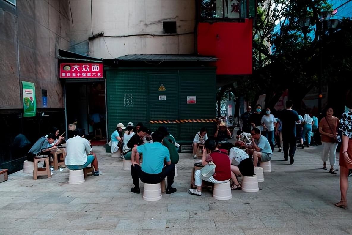 重庆十大美食街陆派火锅一条街,重庆当地人吃的美食街