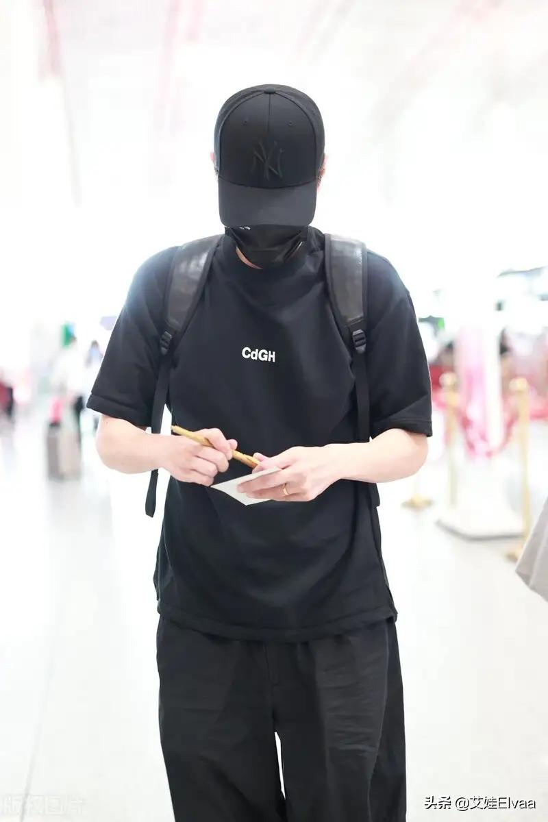 赵又廷现身机场签名,赵又廷机场最新消息