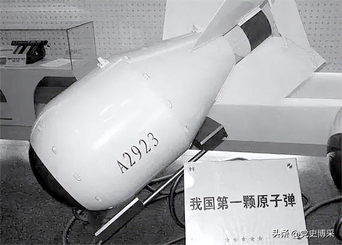 在争论核*器武**是否下马的关键时刻，陈毅元帅发出当裤子也要搞原*弹子**的豪言