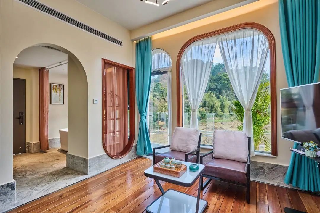 閲戠涔嬬害,閲戠鍗佹湀鍥藉簡涓鍋囨湡浣忓鏀荤暐