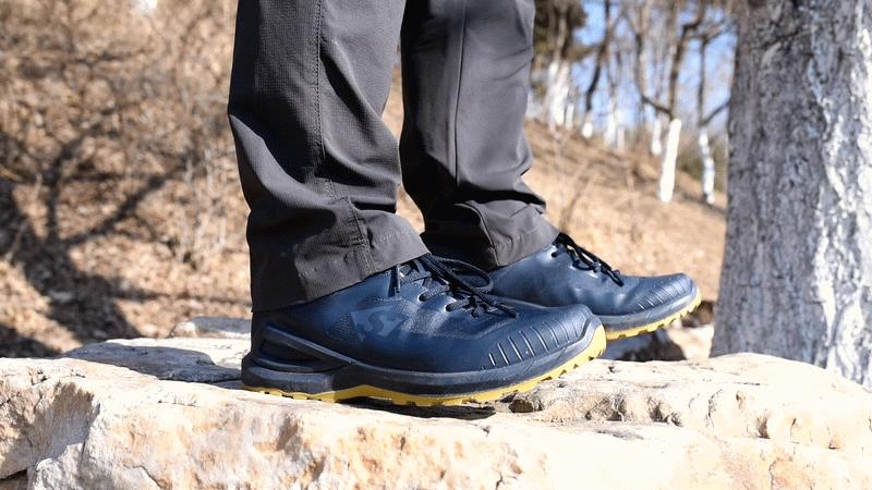 秋冬户外防水防滑软底徒步鞋,全防水全透气徒步鞋