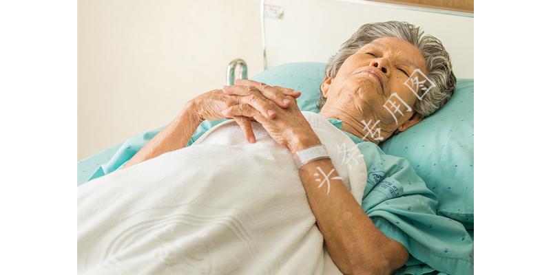 女人难受的时候男人会怎么安慰,女人难受的时候如何安慰