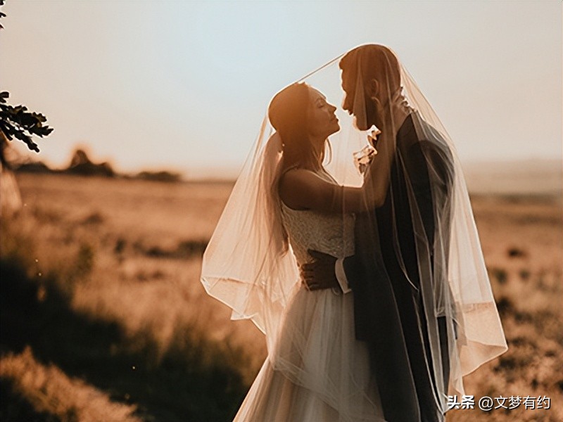 男人背着你聊暧昧怎么办,老公背着我跟别的女人聊天怎么办