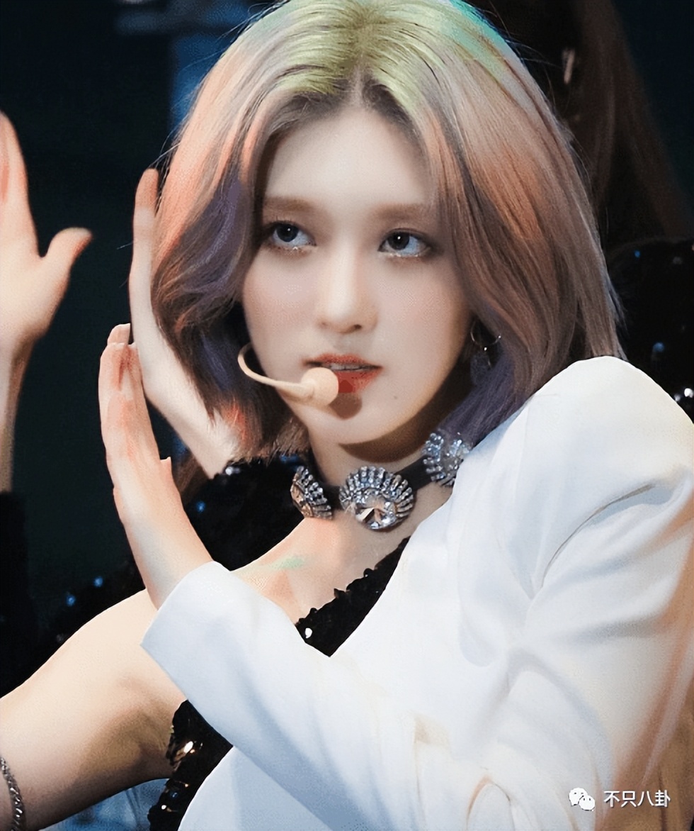 欺负人？给她找到一双合适的高跟鞋很难吗？