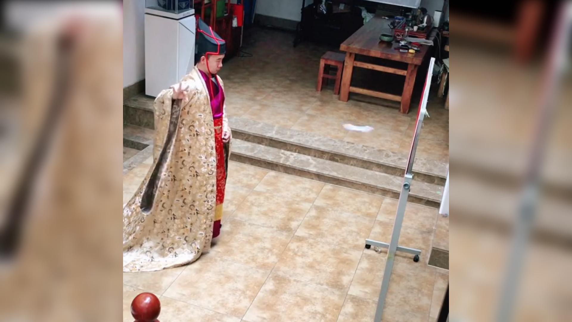 东方不败的飞针绝技和飞牌,飞针飞牌东方不败