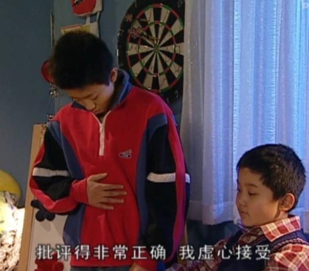 大学生进剧组当群演引热议,大学生进剧组当群演演技炸裂