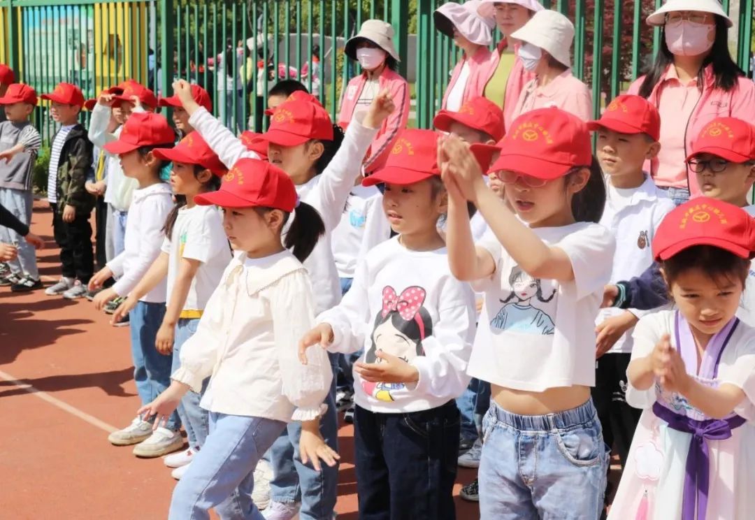 小学幼小衔接活动简报,幼小携手开展幼小衔接活动报道