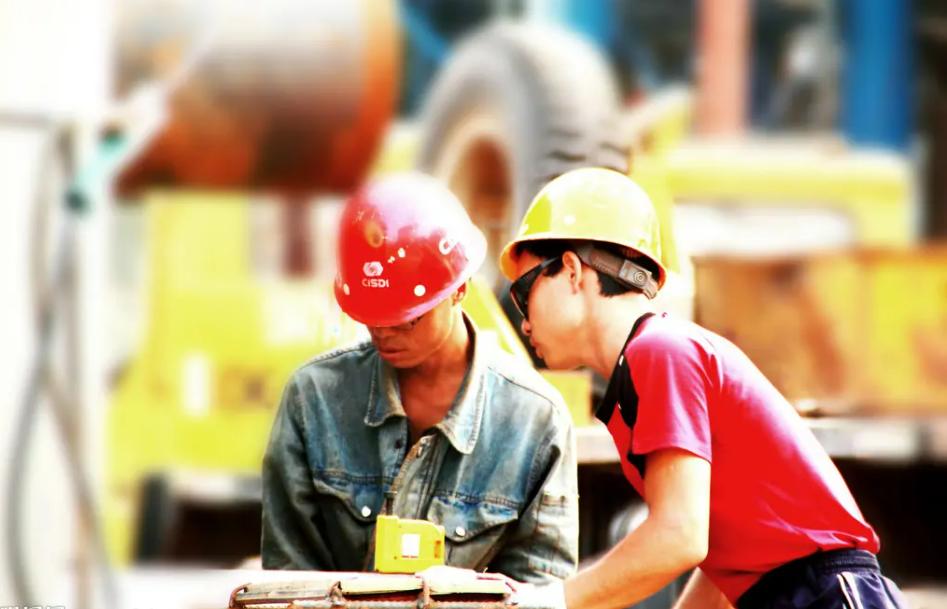 中国现在白领平均工资,中国白领失业率