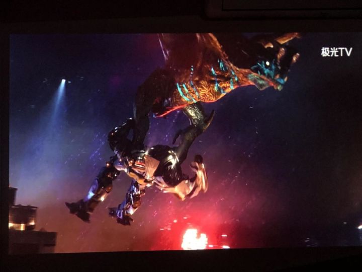 极米吸顶灯投影仪真实测评,极米投影仪神灯评测