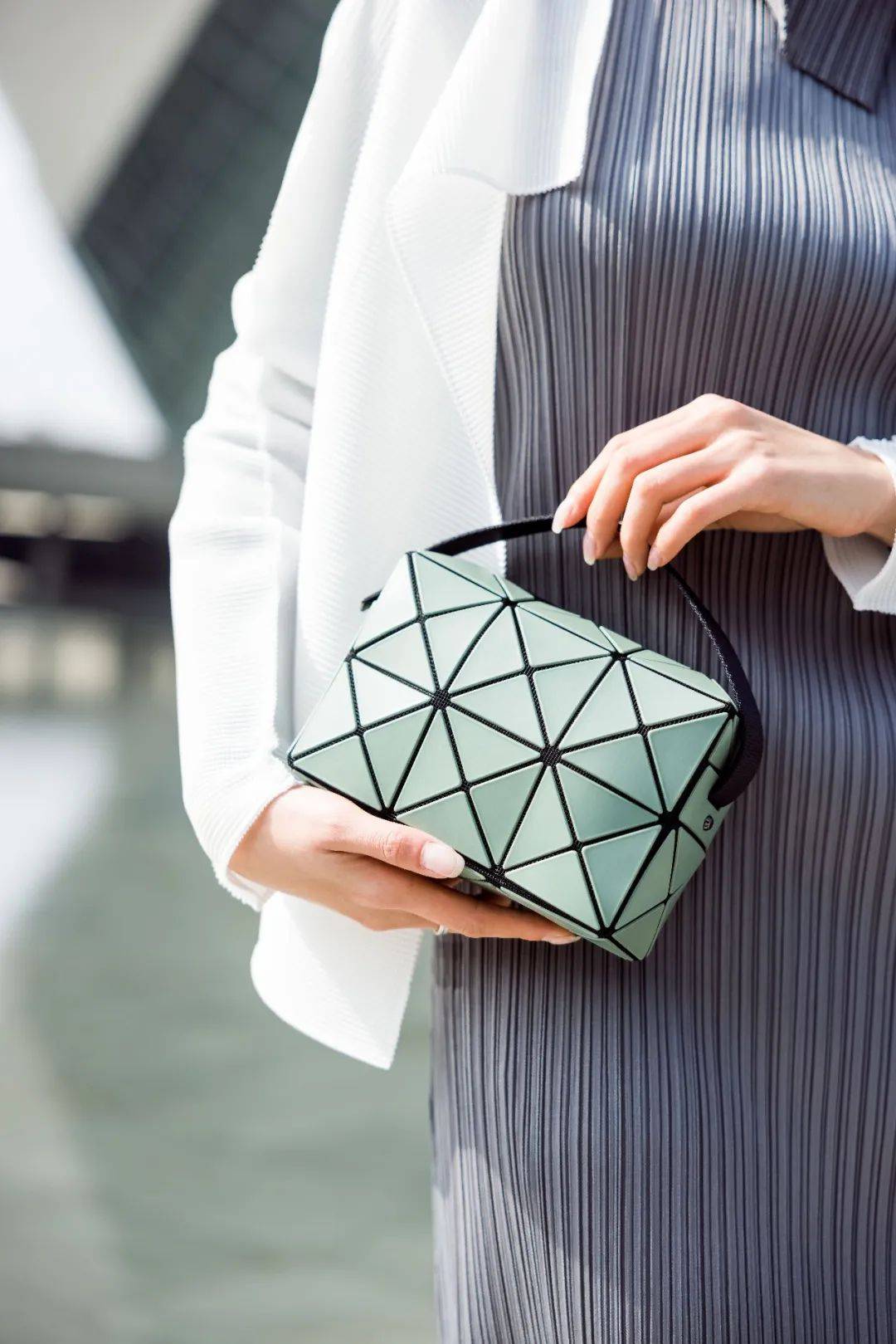 三宅一生水桶包2021,2023年第一只大牌包包