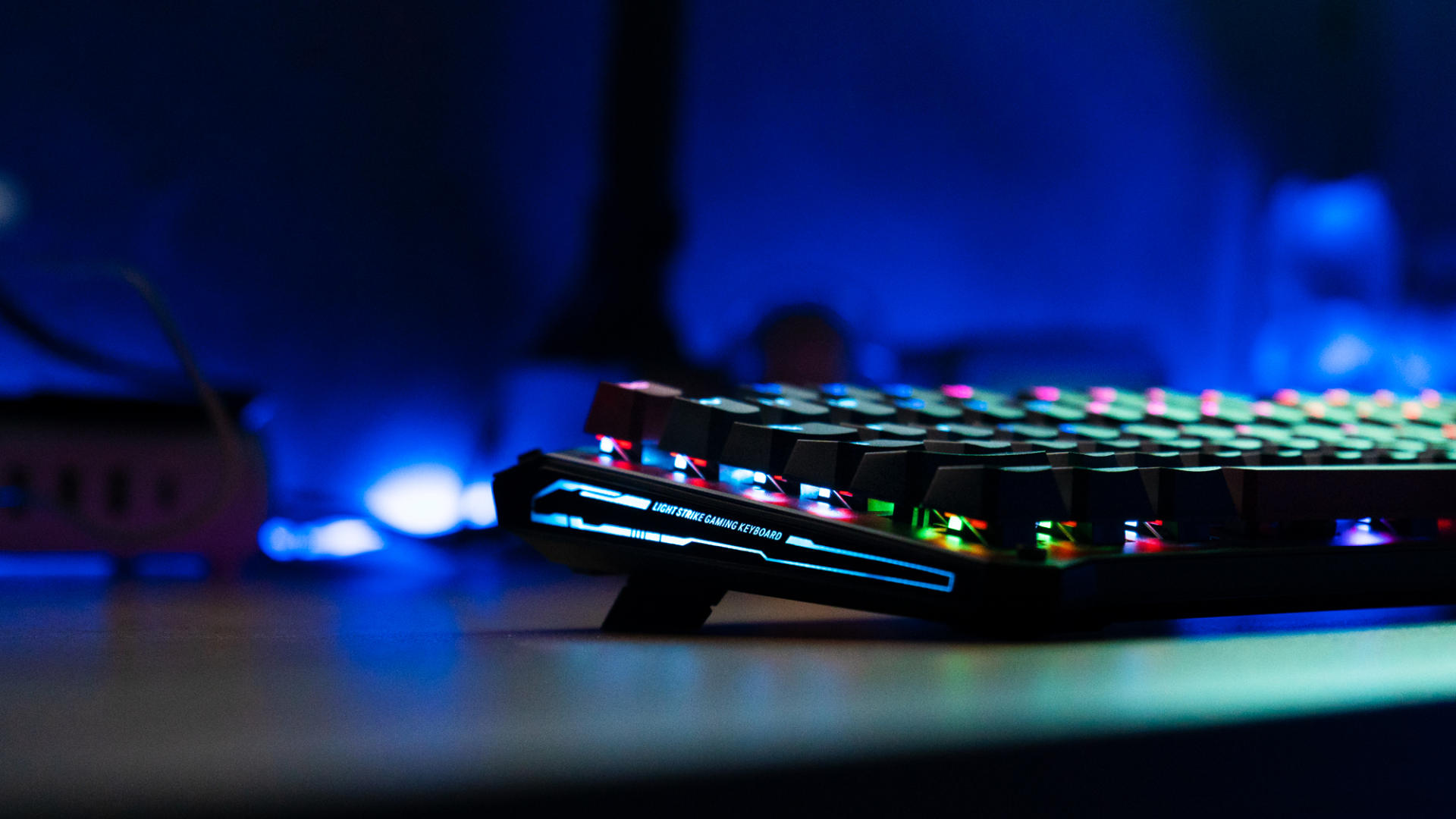 电竞机械键盘该有的样子，血手幽灵B930体验：极速响应，制敌机先