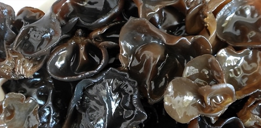 睡觉出汗醒来汗止是阳虚还是阴虚,晚上睡醒后身体发热出汗是阴虚吗