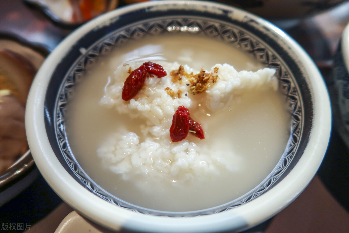 糯米做酒酿要浸泡多长时间,做糯米酒酿需要浸泡多久