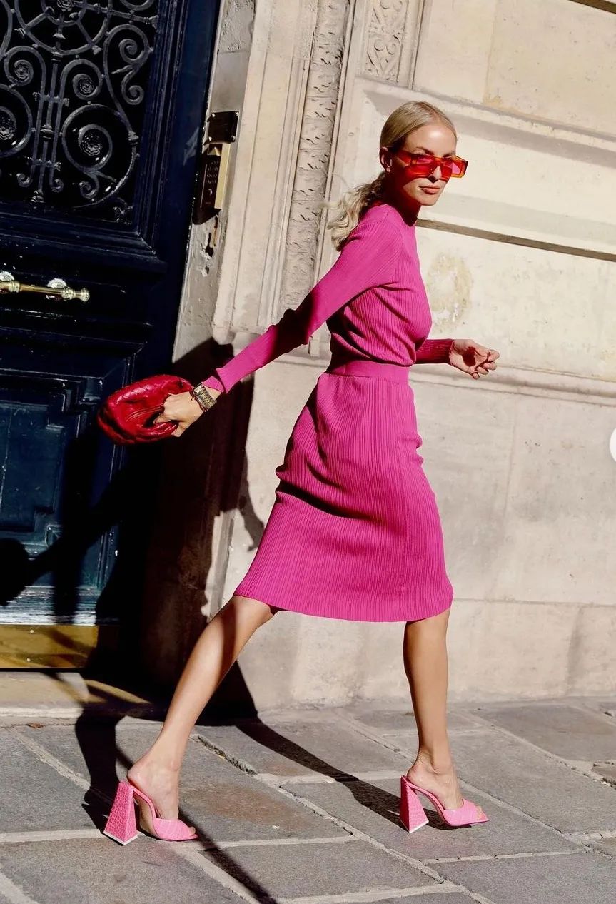 粉色搭配的高级穿法,粉色大衣穿搭高级感